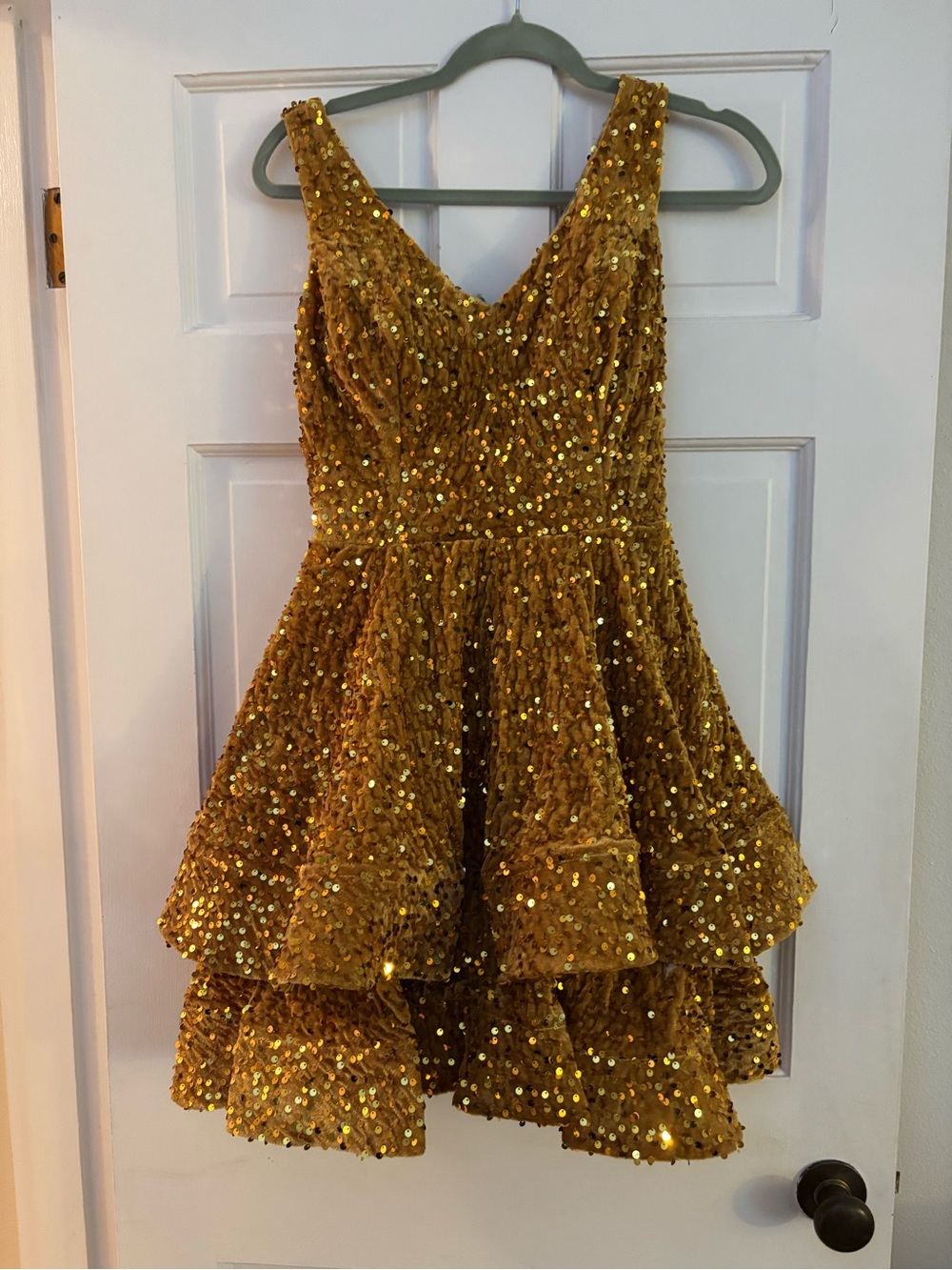Women’s Gold Sequin Layered Party Dress
Size 4
